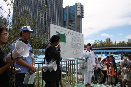 写真：施設見学会