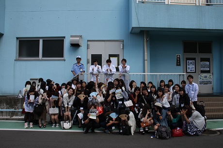 写真：施設見学会2回目記念撮影