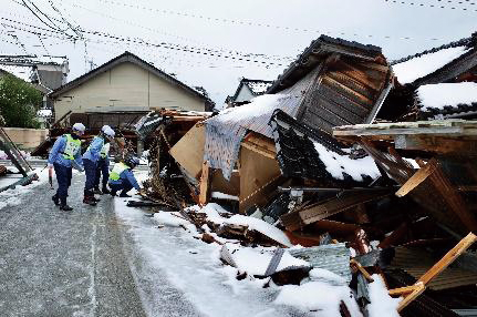 写真：多くの家屋が倒壊