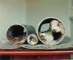 写真：油脂によるつまり（屋内排水管）